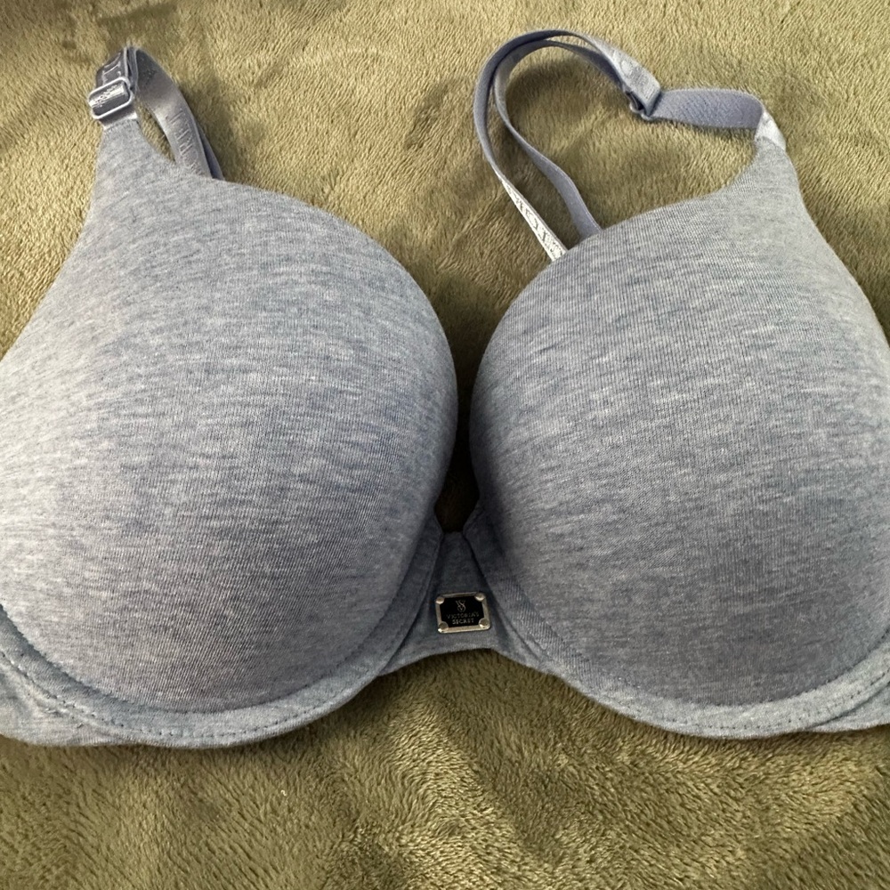 Victoria's Secret light blue Bra.  New without tags.  Never worn. 34d.